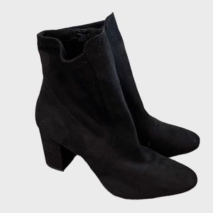 Like New Black Bootie Sz 9